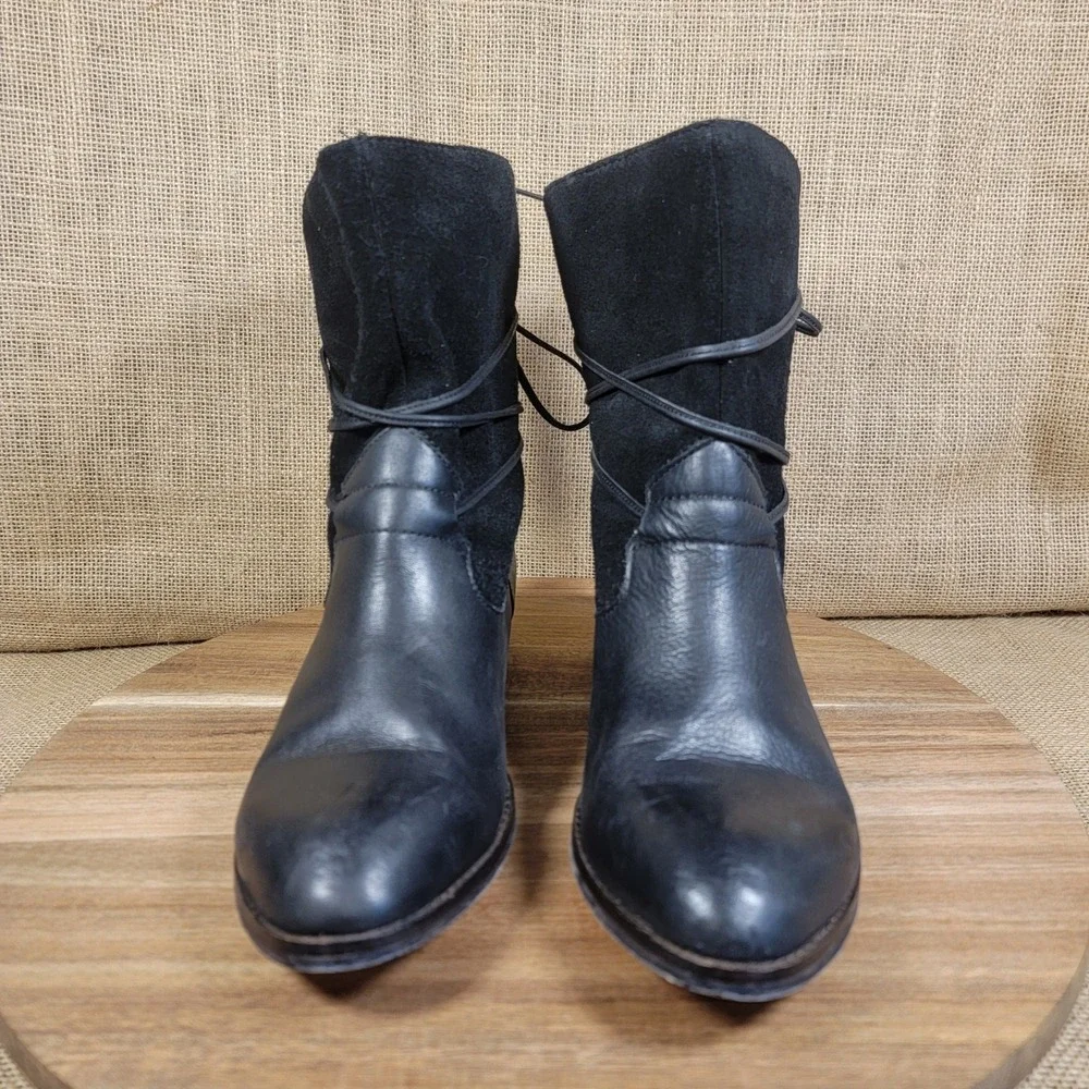 Anthropologie Latigo Ankle Boots Black Leather Suede Lace Up Accent Women Size 8
